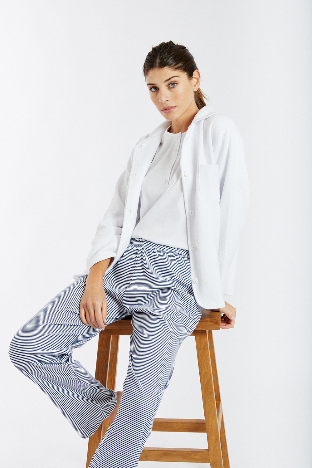 Pantalon Ines 2081E-25 (raya azu RA), Remera Emilia , mañanita margot